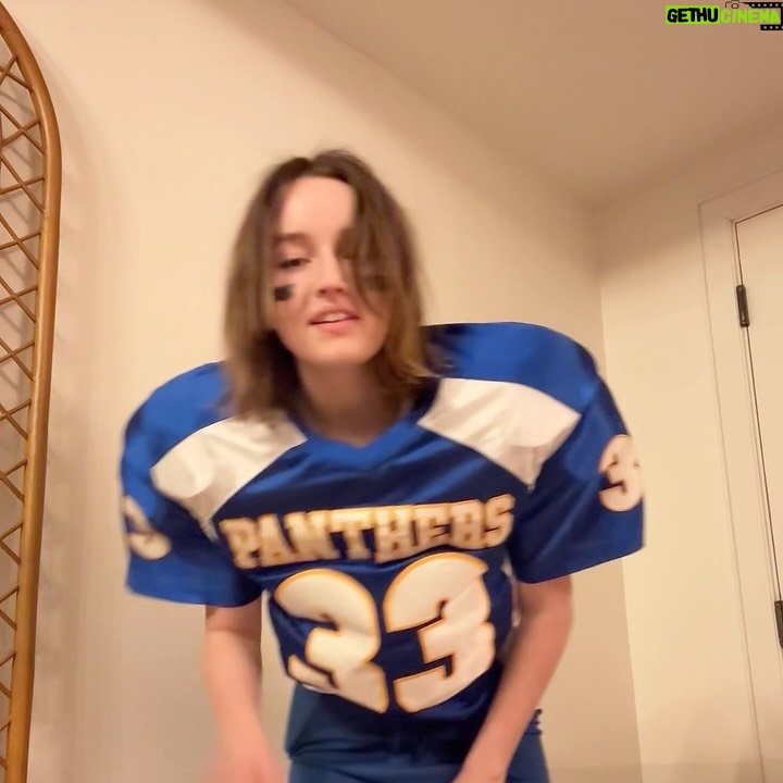 Kaitlyn Dever - 51.5K Likes - ❤️Riggins❤️ Clear eyes full hearts .