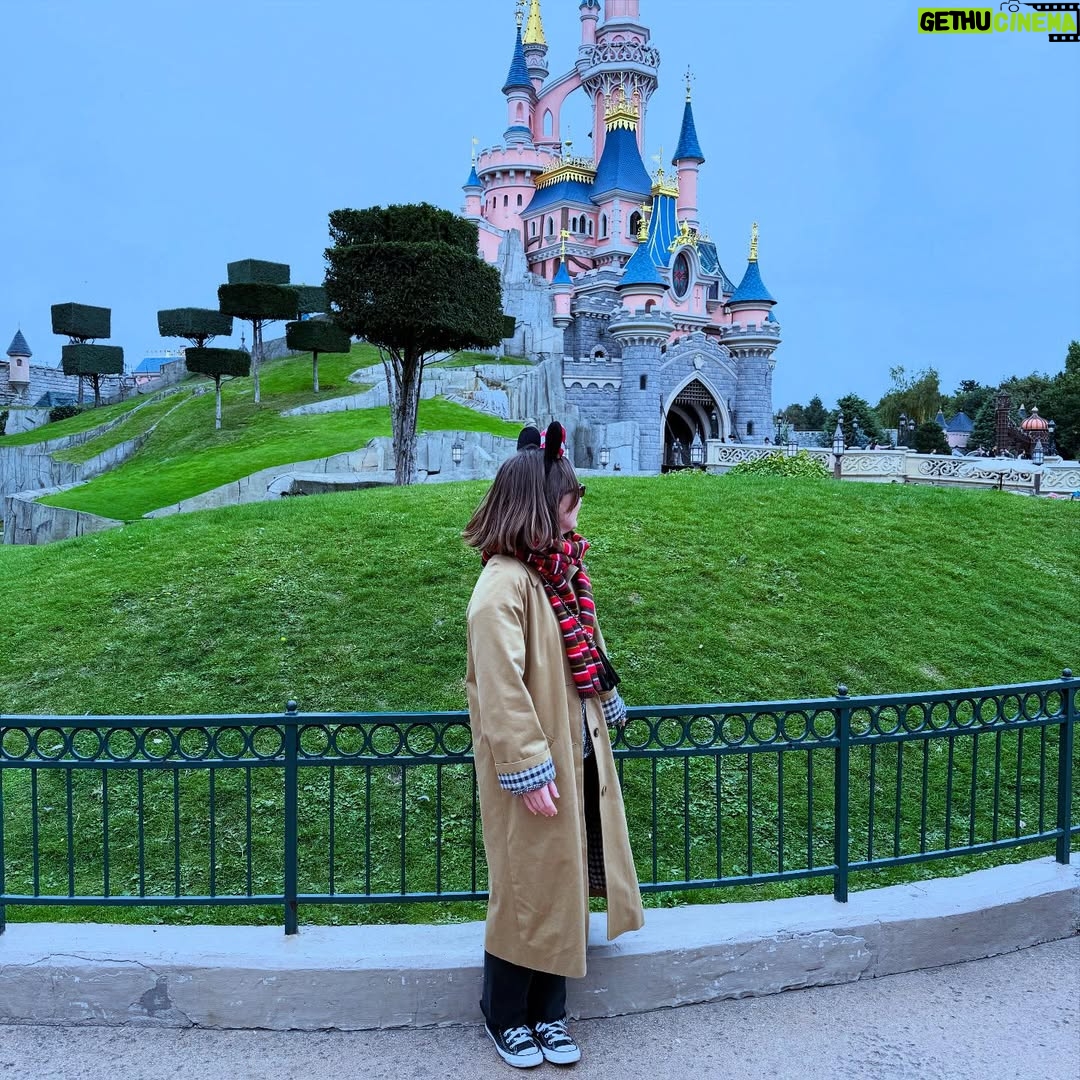 Kaitlyn Dever - 56.3K Likes - cutest prettiest pink castle so close to Paris xo 
.
Thanku @disneylandparis #disneylandparis , this trip was magic. I love it here.