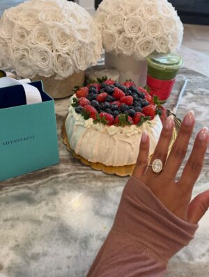 Kamie Crawford Instagram - A wish come true 🎂🦂💍🥂 - had such a great week turning 33, I forgot to post about it but here we are 😂🥹🍎