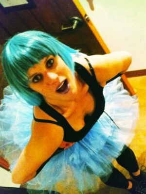 Katee Sackhoff Instagram - Throwing it back to all the times I basically was a Halloween decoration 😜

#happyhalloween🎃