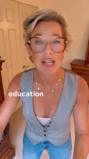 Katie Hopkins Instagram - Batshit Bonkers Britain Tues 2 Sept
(Please note: Boobs are all padding and hoiked up from somewhere near my inner thighs)