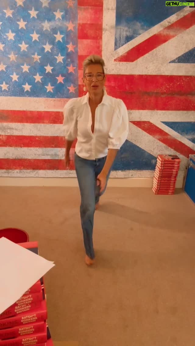 Katie Hopkins - 65.4K Likes - Batshit Bonkers Britain Wed 3 Sept 

REMINDER: Katie’s Arms LIVE tonight at 7.30pm.