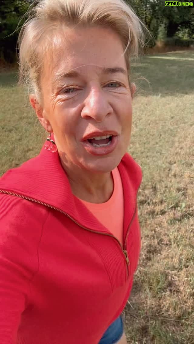 Katie Hopkins - 42.1K Likes - Batshit Bonkers Britain. 

All the love to #JeremyClarkson and @diddlysquat.farmshop