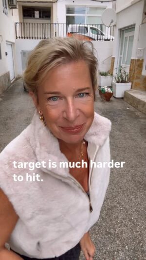 Katie Hopkins Instagram - Batshit Bonkers Britain LIVE to a surprise audience of one great patriot on a balcony.
Thank you for all your support out and about. I so appreciate you.
Good girls go down fighting.