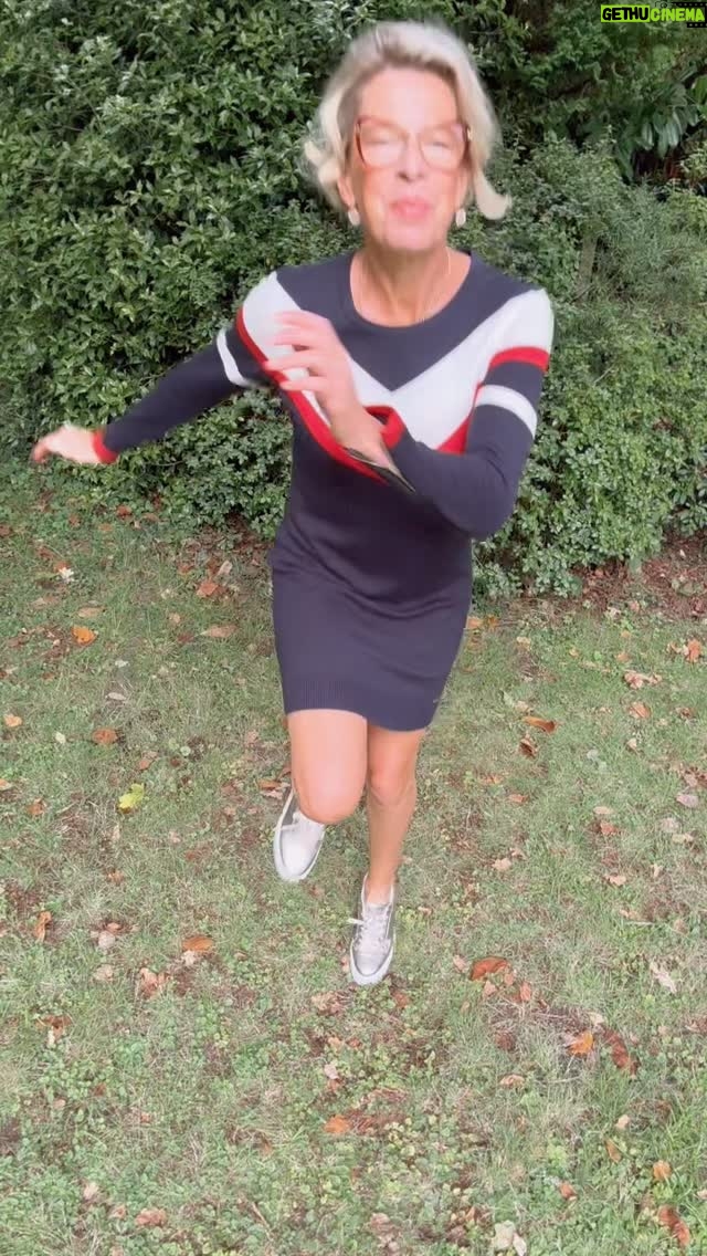 Katie Hopkins - 51.9K Likes - Miss Piggy 🐷 hair for good reason 

BATSHIT BONKERS BRITAIN