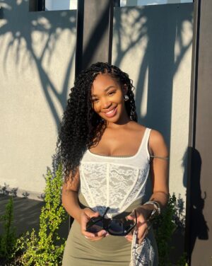 Khosi Ngema Instagram - Felt cute☺️ 

Grateful for the love around me today. It’s been a life changing year chile🥹. Learning to love on myself out loud and I’m 26 in a week. Thank you God!🤭🩵🐝