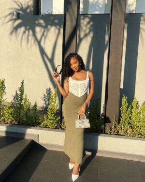 Khosi Ngema Instagram - Felt cute☺️ 

Grateful for the love around me today. It’s been a life changing year chile🥹. Learning to love on myself out loud and I’m 26 in a week. Thank you God!🤭🩵🐝