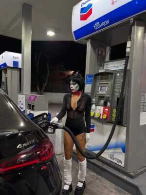 Kiana Ledé Instagram - Boo BITCH!🩸👻