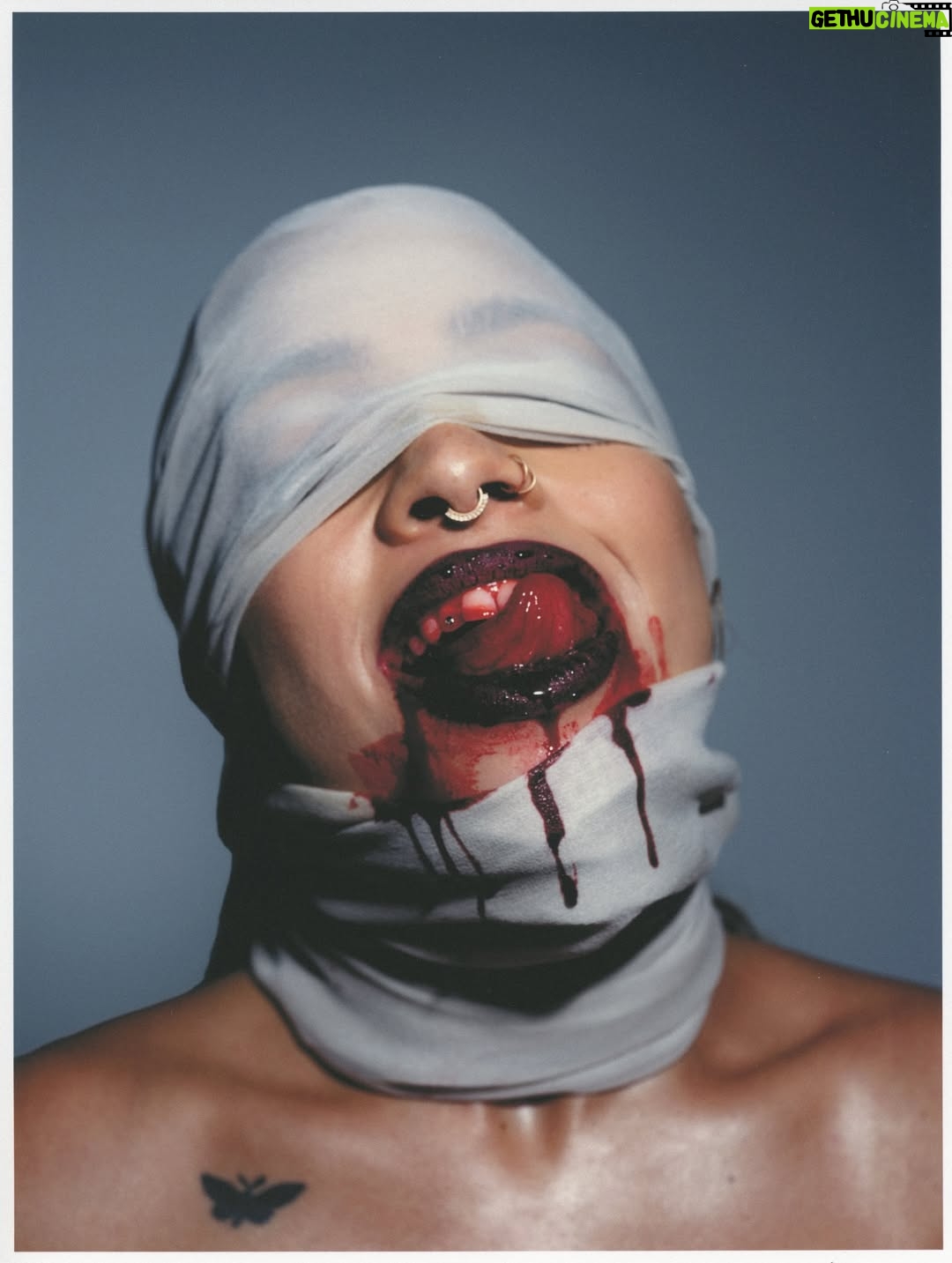Kiana Ledé - 5K Likes - Happy anniversary Cut Ties 😭✂️🩸🤍💋 This was our first independent release so I wanted to make sure I put my back into this creative vision to match to effort we put into tellin my story in the music. For this album I wanted my love of horror and gory things to represent the times love and all types of relationships have become a lil twisted and painful when I held onto them for too long. Since then I have gotten REALLY good at cuttin chords and I hope I helped you too 🤍
Thank you so much to my team and the other artist and creatives that helped me string this together. 
Thank you guys for listenin, thank you for carin, and thank you for supportin me as I go through this journey as an independent artist🤍🤍
✂️🩸🤍

P.s. no men were physically harmed durin this shoot