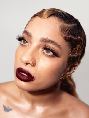Kiana Ledé Instagram - Happy anniversary Cut Ties 😭✂️🩸🤍💋 This was our first independent release so I wanted to make sure I put my back into this creative vision to match to effort we put into tellin my story in the music. For this album I wanted my love of horror and gory things to represent the times love and all types of relationships have become a lil twisted and painful when I held onto them for too long. Since then I have gotten REALLY good at cuttin chords and I hope I helped you too 🤍
Thank you so much to my team and the other artist and creatives that helped me string this together. 
Thank you guys for listenin, thank you for carin, and thank you for supportin me as I go through this journey as an independent artist🤍🤍
✂️🩸🤍

P.s. no men were physically harmed durin this shoot