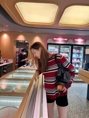 Kim Da-som Instagram - 🍦🍷🌷😻🎯🍂