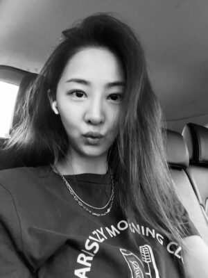 Kim Da-som Instagram - 🍦🍷🌷😻🎯🍂
