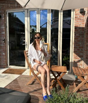 Kim Da-som Instagram - ☀️🍹✌️📚