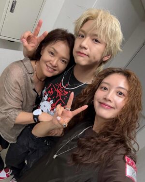 Kim Jae-kyung Instagram - 좀많이멋지네🥁