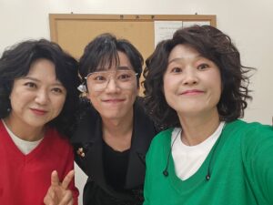Kim Sook Instagram - 서울가요제 재밌게 보셨나요?? 풍요롭고 즐거운 추석 보내셔요~~#놀면뭐하니 #서울가요제