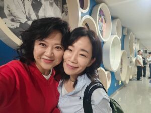 Kim Sook Instagram - 서울가요제 재밌게 보셨나요?? 풍요롭고 즐거운 추석 보내셔요~~#놀면뭐하니 #서울가요제