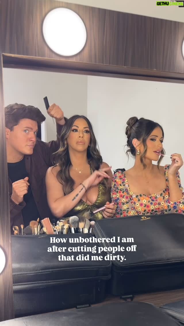 Kristen Doute - 45.5K Likes - Serving looks…. with a side of drama… Watch The Valley tonight on @bravotv 🌺🌈

#thevalley #bravotv #zackwickham #kristendoute #niasanchez #mauihawaii