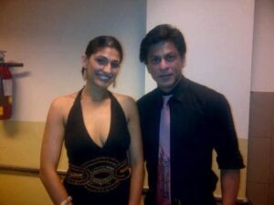 Kubbra Sait Instagram - September 26, 2011.
The day I met the one and only Shah Rukh Khan @iamsrk the loveliest, grandest, most irreplaceable man.

When he walked into the room, it felt like the air changed. Ya it was lighter than before. Everyone men and women alike was completed awe struck. He smiled, he listened, he helped, he radiated grace. My heart nearly stopped when he helped me move some heavy chairs… and thankfully, a kind stranger captured those moments forever.

It was my first time meeting the Shah Rukh Khan. For every dreamer, he’s the ultimate playbook. I remember being spellbound by his presence, lost in his charisma every second of that evening. Just being in the same space as someone who has played the greatest son, lover, fighter, villain, and hero on screen it was magic ✨ 

I think I managed to speak; I did my job, the simplest words tumbled out of me, half-choked with excitement.
I was there for work I got paid for that gig but honestly, just being in his presence was reward enough. 🙋🏽‍♀️ 🥇 

Over the years, I’ve had the joy of hosting several events with him, even his birthday celebration with his fans from all over the world, although the first meeting remains a little extraaaa special. It was pure wonder and I’m still pinching myself. 🤏🏽

Shah Rukh Khan, you are truly the most beautiful hooman 🧩
Happy Birthday, Sweet Shah! Welcome to your sixties  they make you look Sweet Sexxxty you are Sextraordinary !!! 😍✨ 

Fan,
Me! 🙋🏽‍♀️