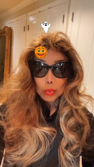 La Toya Jackson Instagram - Embrace your Halloween weekend with excitement and joy! It’s almost over.🎃👻💀🎃
#halloween #ladodgers⚾️ #instagood #photooftheday #love #latoyajackson