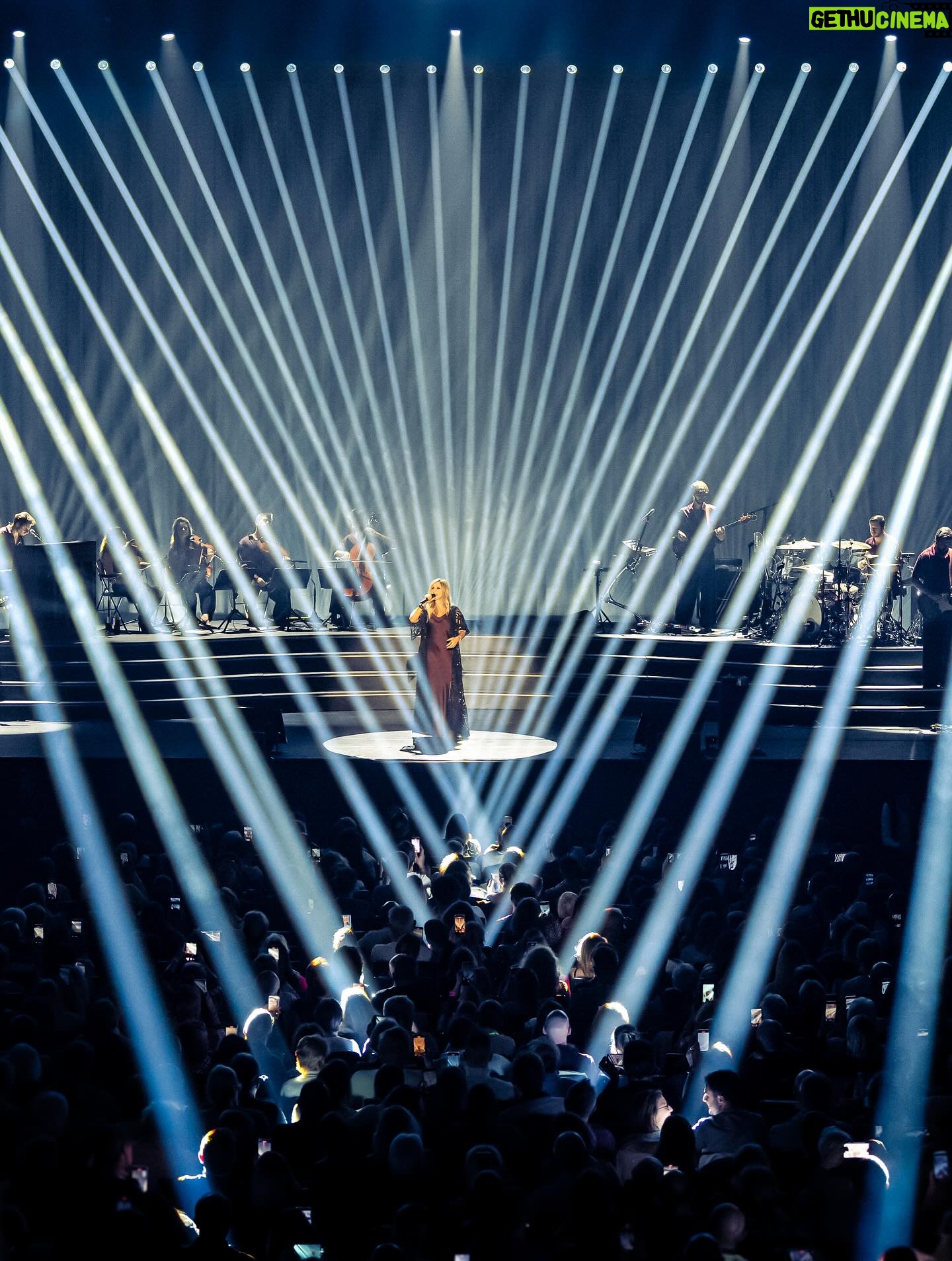 Lara Fabian - 17.5K Likes - Vous me manquez déjà … on se retrouve le 28 novembre pour le début de cette nouvelle partie du #jesuislàtour 🤍