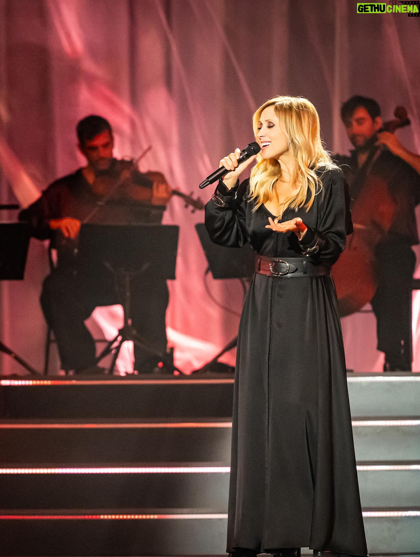 Lara Fabian - 17.5K Likes - Vous me manquez déjà … on se retrouve le 28 novembre pour le début de cette nouvelle partie du #jesuislàtour 🤍
