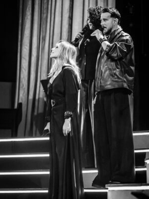 Lara Fabian Instagram - Vous me manquez déjà … on se retrouve le 28 novembre pour le début de cette nouvelle partie du #jesuislàtour 🤍