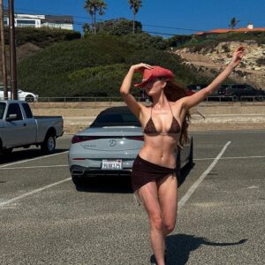 Larsen Thompson Instagram - pit stop down pch🤙