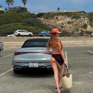 Larsen Thompson Instagram - pit stop down pch🤙