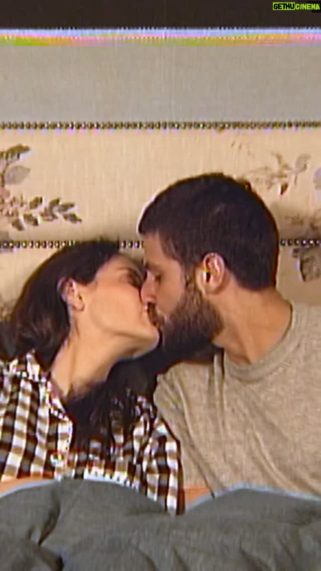 Laura Neiva - 49.2K Likes - Mais uma noite de disputa acirrada entre frio e calor. 
Quem sairá vencedor dessa disputa pela temperatura ideal?

Melhor deixar a decisão pra quem entende do assunto! 
Ar-condicionado Samsung WindFree AI: equilíbrio garantido @samsungbrasil

#WindFreeAI #SamsungWindFree #CasaSamsung #SmartThings

#Publicidade