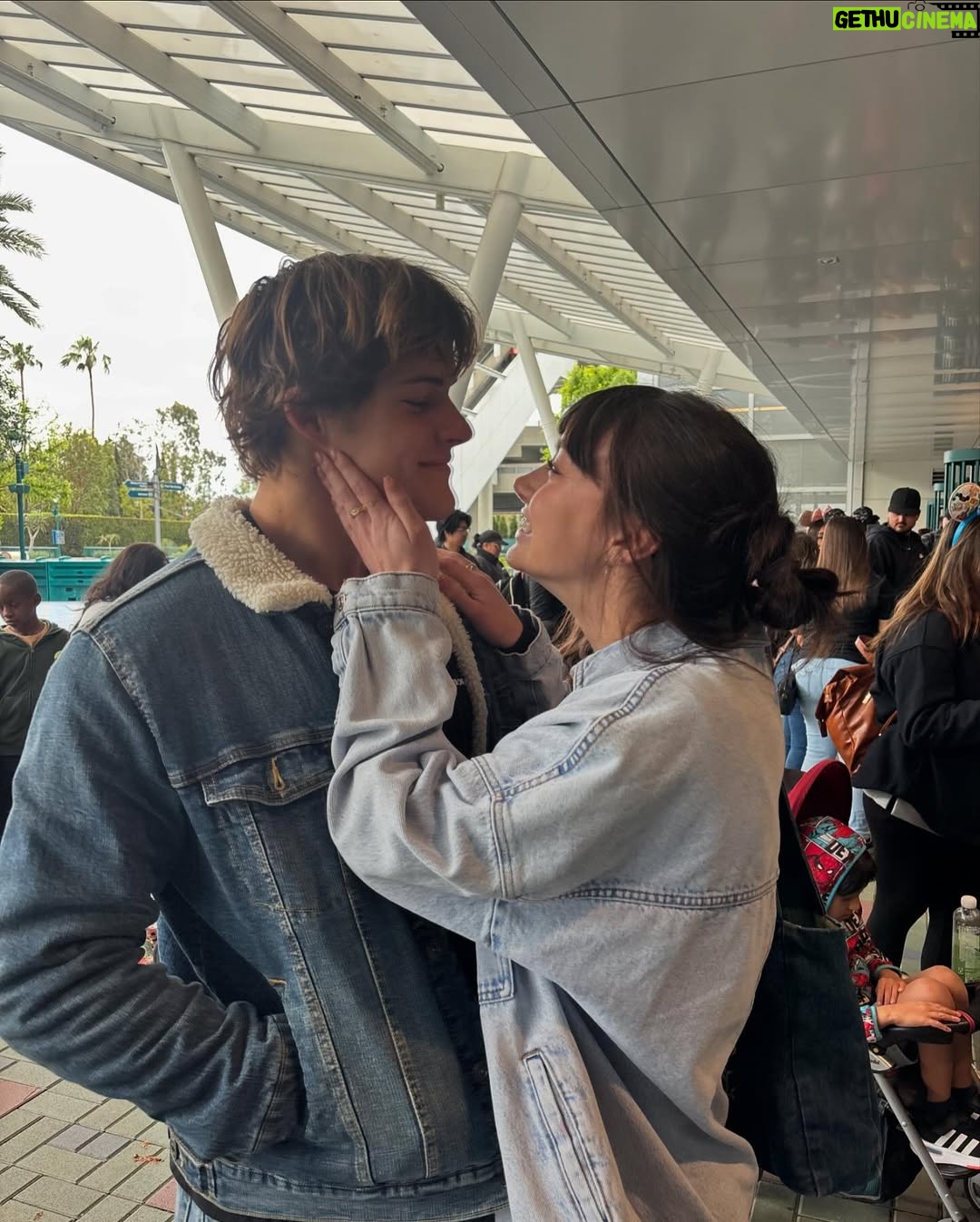 Lauren Lindsey Donzis - 45.8K Likes - lalalalalalala