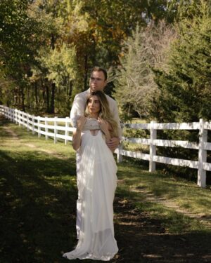 Lauren Luthringshausen Instagram - I think you’re supposed to take engagement photos right after you get engaged not a couple weeks before the wedding but we’ve never loooved the typical timing of things 🥰🥹🤍💍