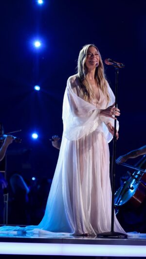 LeAnn Rimes Instagram - “blue” live at the @acmawards… this one felt special 💙

if you missed the show, head over to @amazonprime to catch all the performances. or to @amazonmusic to add this new version of “blue” to your library!

#ACMawards #ACM60 #AmazonOriginal #Blue