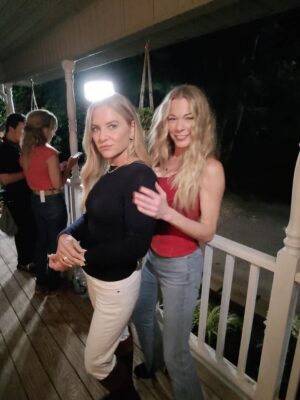 LeAnn Rimes Instagram - are you a little bit of blythe, or a little bit of dix…? or secretly shipping “blyxie” like @jessicacapshaw and me 😂

you know blythe means business when she braves a visit to dixie’s crib… she’s certainly not in kansas (the manor) anymore!!

@911nashville is back on your screens tonight, catch all the drama on @abc / @hulu