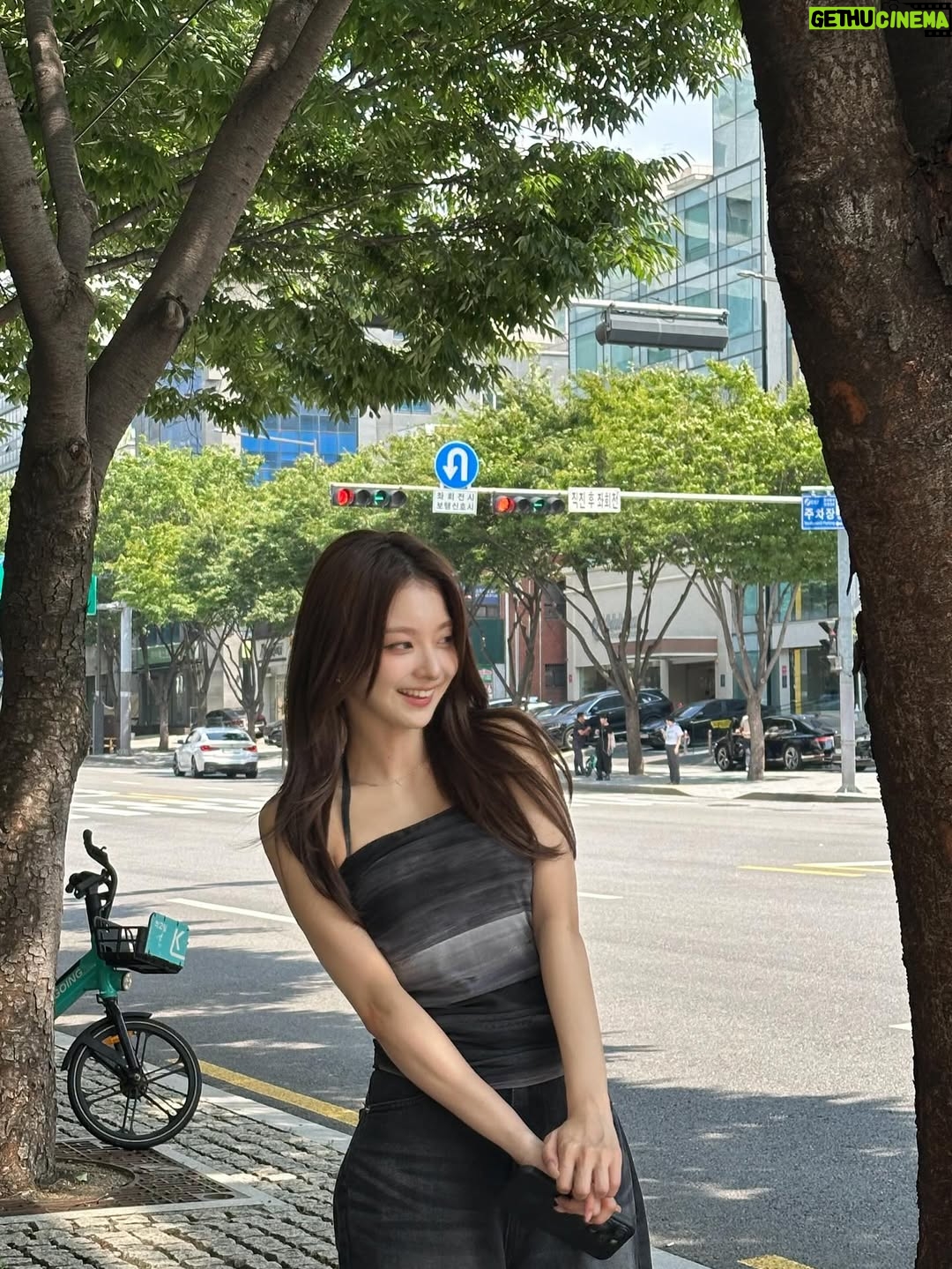 Lee Nagyung - 169.2K Likes - 