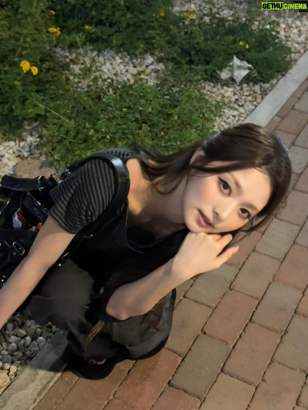 Lee Nagyung - 181.5K Likes - 밤공기 좋고