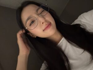 Actress Lee Saerom HD Photos and Wallpapers November 2025