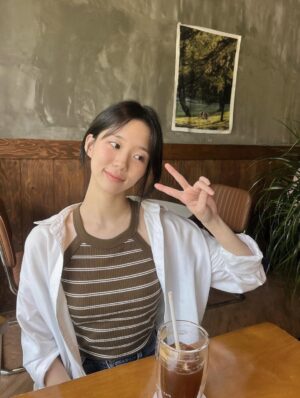 Lee So-i Instagram - ☘️