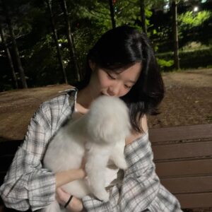 Lee So-i Instagram - 누나랑 사진 좀 찍어죠🐶🥹