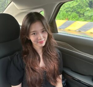 Lee So-i Instagram - 긴머리🤭