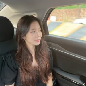 Lee So-i Instagram - 긴머리🤭