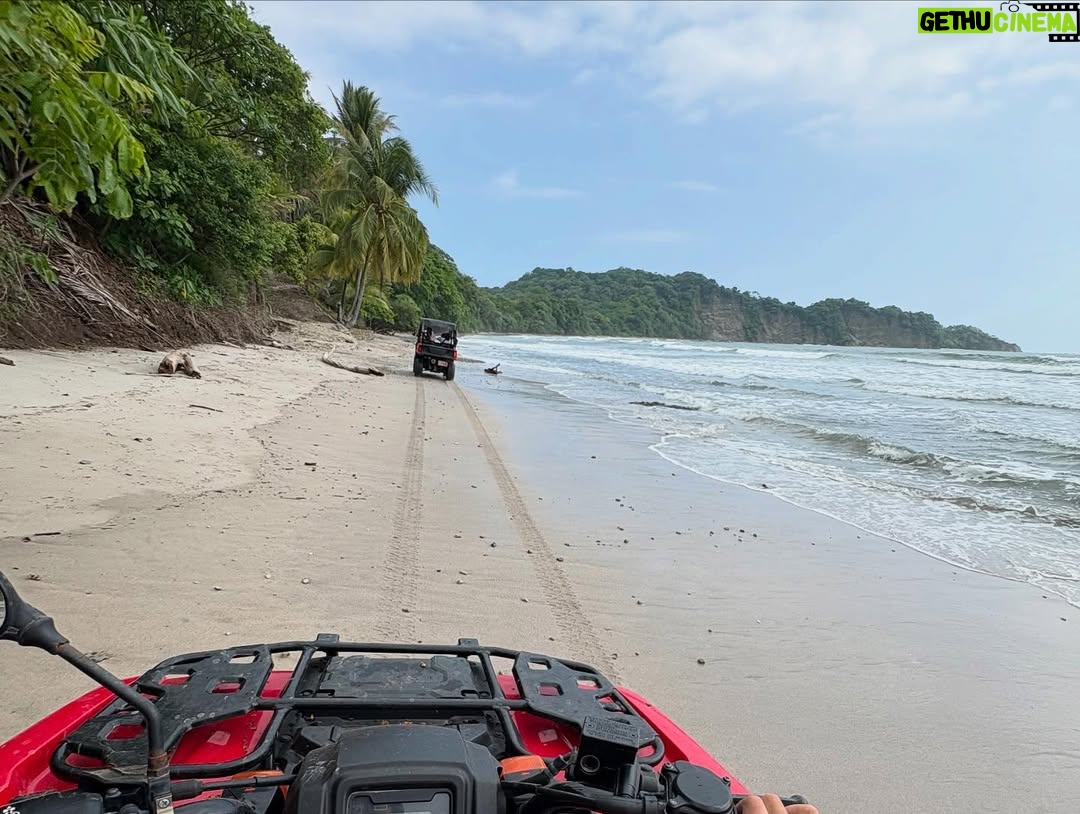 Lola Flanery - 37.9K Likes - Costa Rica !
