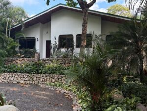 Lola Flanery Instagram - Costa Rica !