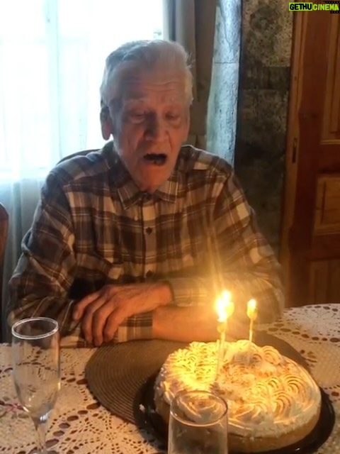 Loreto Aravena - 17.9K Likes - Adivinen quien cumplió años!!!
Mi tata!!!! 🥰🥰🥰 
97 primaveras ya!!
#eltata #JulioGilbertoSotoRojas