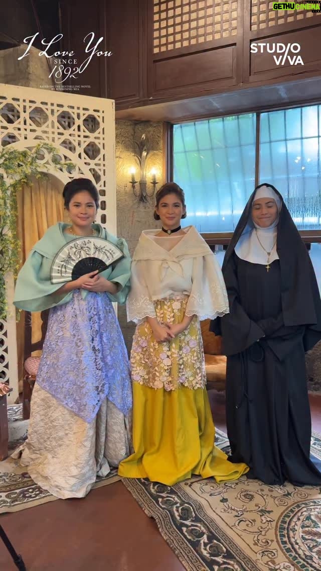 Louise delos Reyes - 1K Likes - Maria: 😊🤭✨
Carmela: 🤪🥳💃🏼
Josefina: 😅😒☺️

Mapapanood na ang EPISODE 5 ng ‘I LOVE YOU SINCE 1892’ dito lang sa Viva One: https://share.vivaone.ph/Iloveyousince1892sv

Ikalimang Kabanata Itigil ang Kasal
#ILYS1892ItigilAngKasal
#ILoveYouSince1892
#HeavenPeralejo
#JeromePonce
#JosephMarco
#StudioViva #VivaOne
#Wattpad #WebtoonProductions