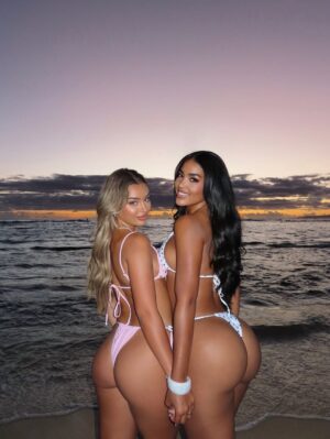 Lucinda Strafford Instagram - the bratz to my barbie .. 🌺🐠🌴🌊