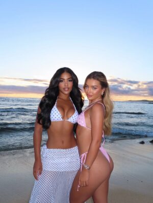Lucinda Strafford Instagram - the bratz to my barbie .. 🌺🐠🌴🌊
