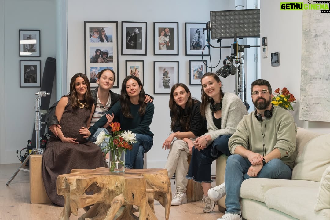 Macarena García - 40.2K Likes - Podría ser la historia de tu grupo de amigas pero es la de Bárbara, Maca y Elena (@nanitita, @laudesiree y @macarenagarciaoficial). Comienza el rodaje de #SeTieneQueMorirMuchaGente, la serie basada en la novela de @livingpostureo, que dirige junto a Sandra Romero y @nachoppardo.