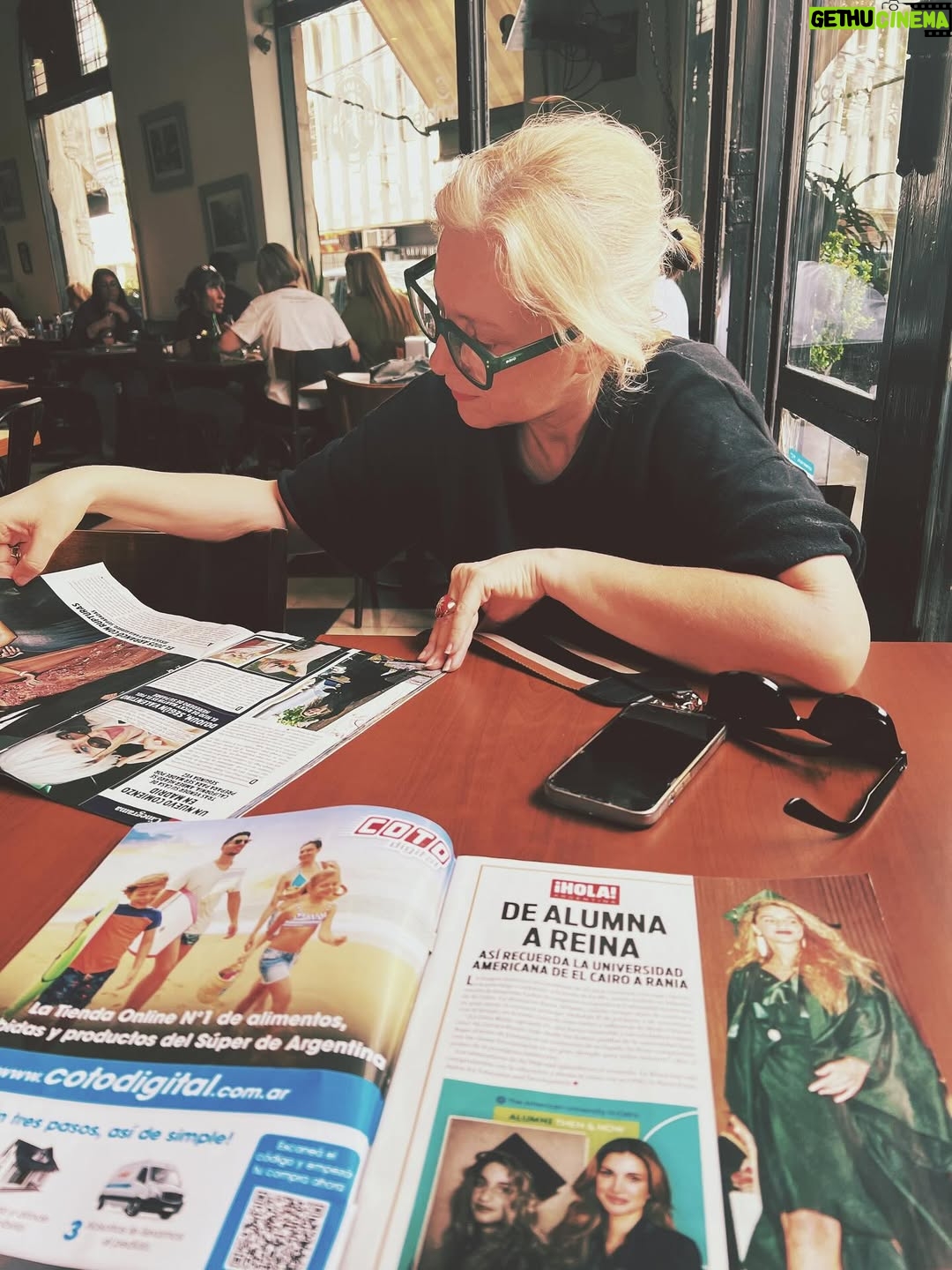 Malena Pichot - 54.2K Likes - Una jornada en Rosario llena de aventuras. Revistas de todo tipo pero a la vieja escuela. Cortes de luz y un garage con un portal a otra dimensión. La hemos pasado excelente

La corona es de @divaanimalprint