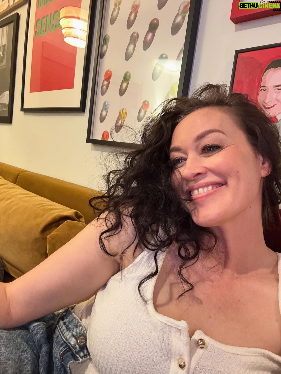 Mamrie Hart - 13.8K Likes - Category is… A whole ass self-indulgent selfie shoot only to realize your unbuttoned/unzipped pants are in every shot.
