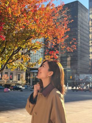 Mandy Wong Instagram - Moments in 🇨🇦 🍂 🍁🍁
隨時隨地都會見到楓樹

Outfits:
@sandroparis
@elleme